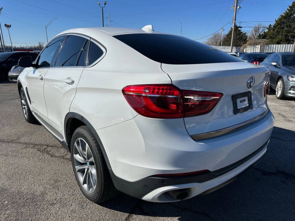 2015 BMW X6 Image 33