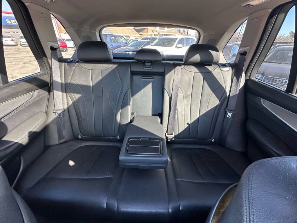 2015 BMW X5 Image 16