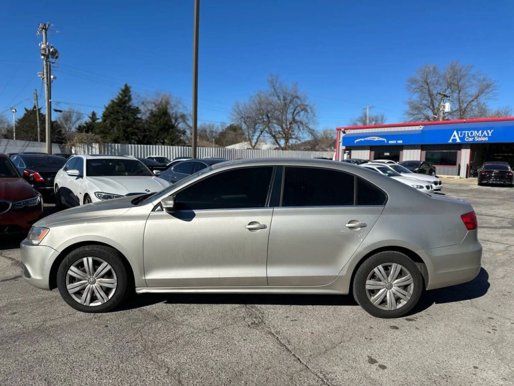 2013 Volkswagen Jetta Image 9