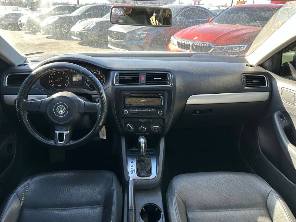 2013 Volkswagen Jetta Image 12