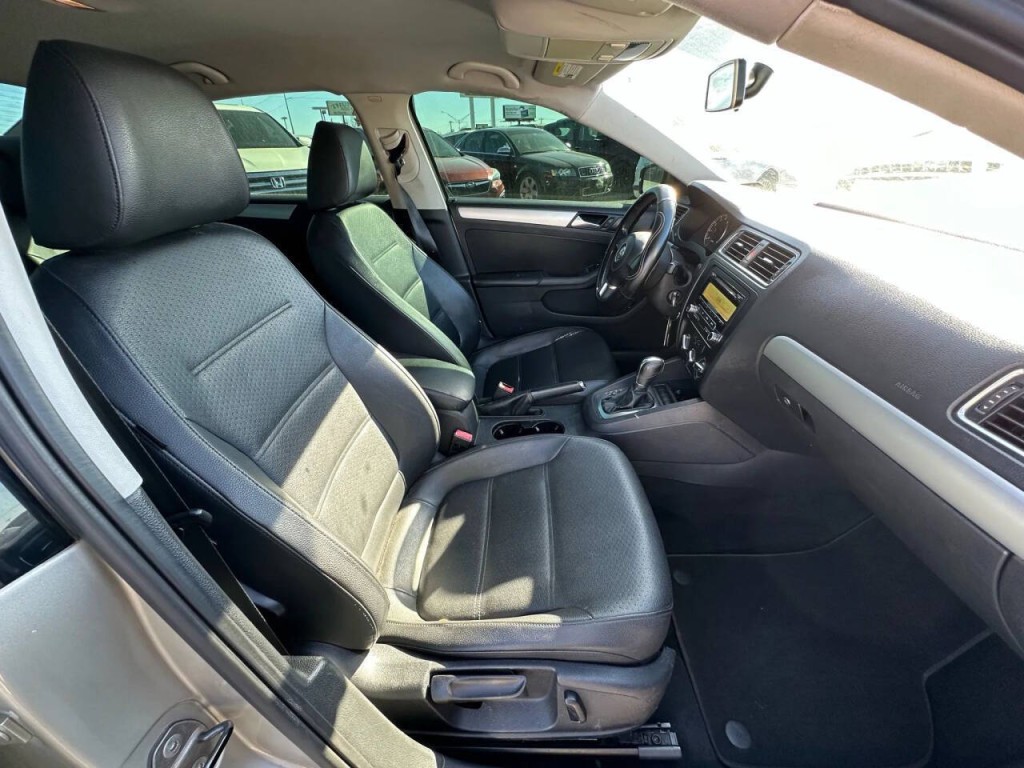 2013 Volkswagen Jetta Image 13