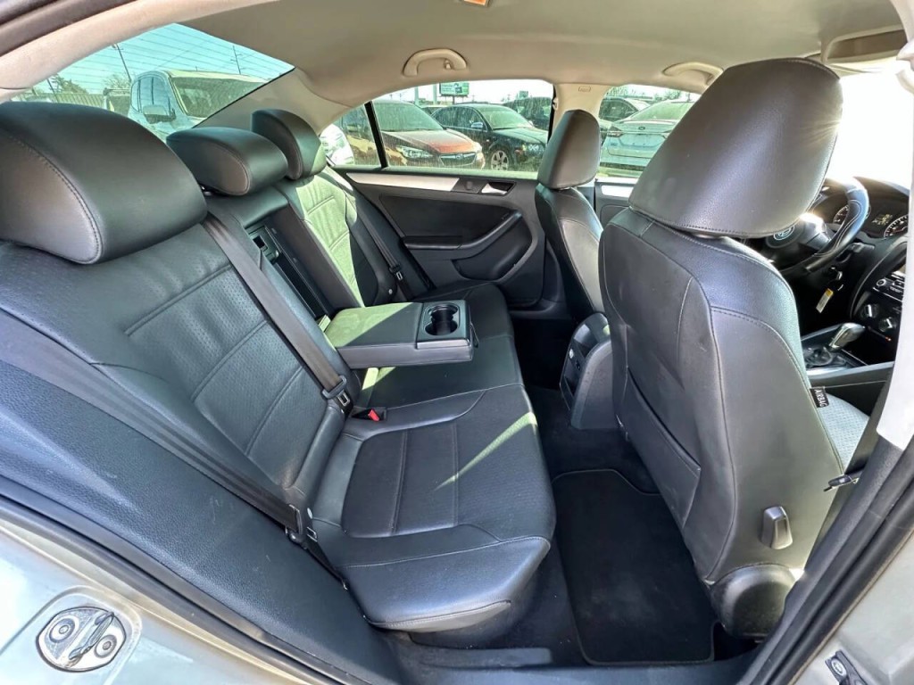 2013 Volkswagen Jetta Image 14