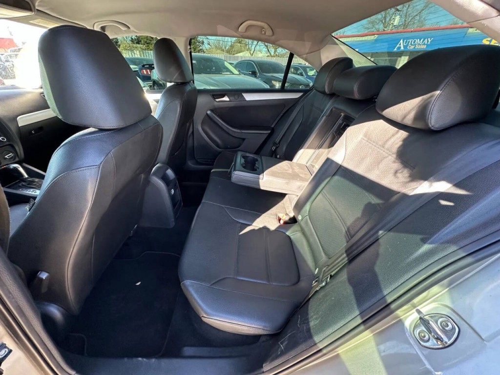 2013 Volkswagen Jetta Image 17