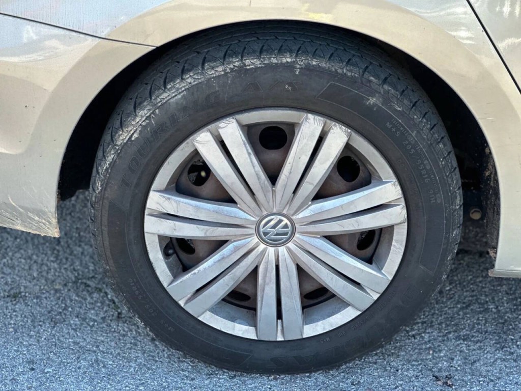 2013 Volkswagen Jetta Image 25