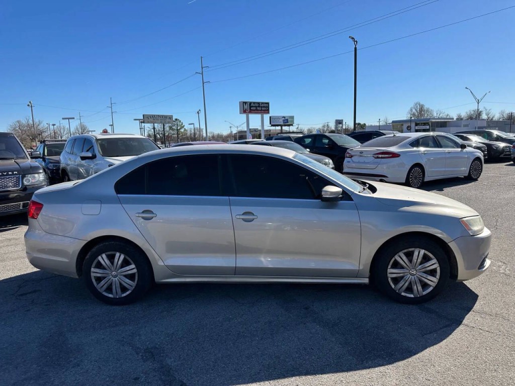 2013 Volkswagen Jetta Image 31