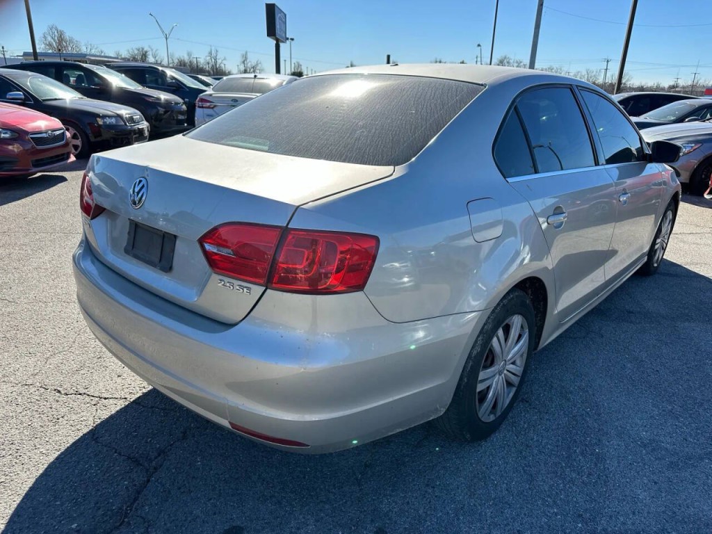 2013 Volkswagen Jetta Image 32