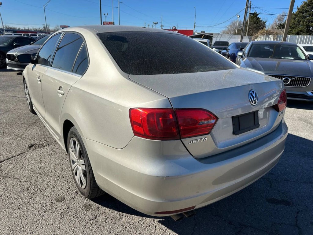 2013 Volkswagen Jetta Image 34