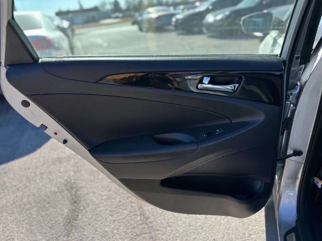 2013 Hyundai Sonata Image 21