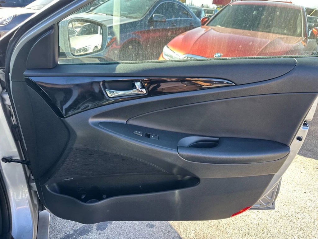 2013 Hyundai Sonata Image 22