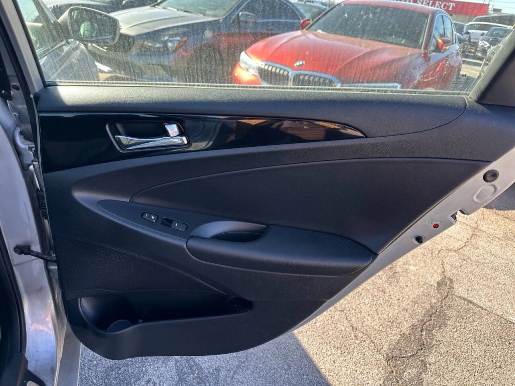 2013 Hyundai Sonata Image 23