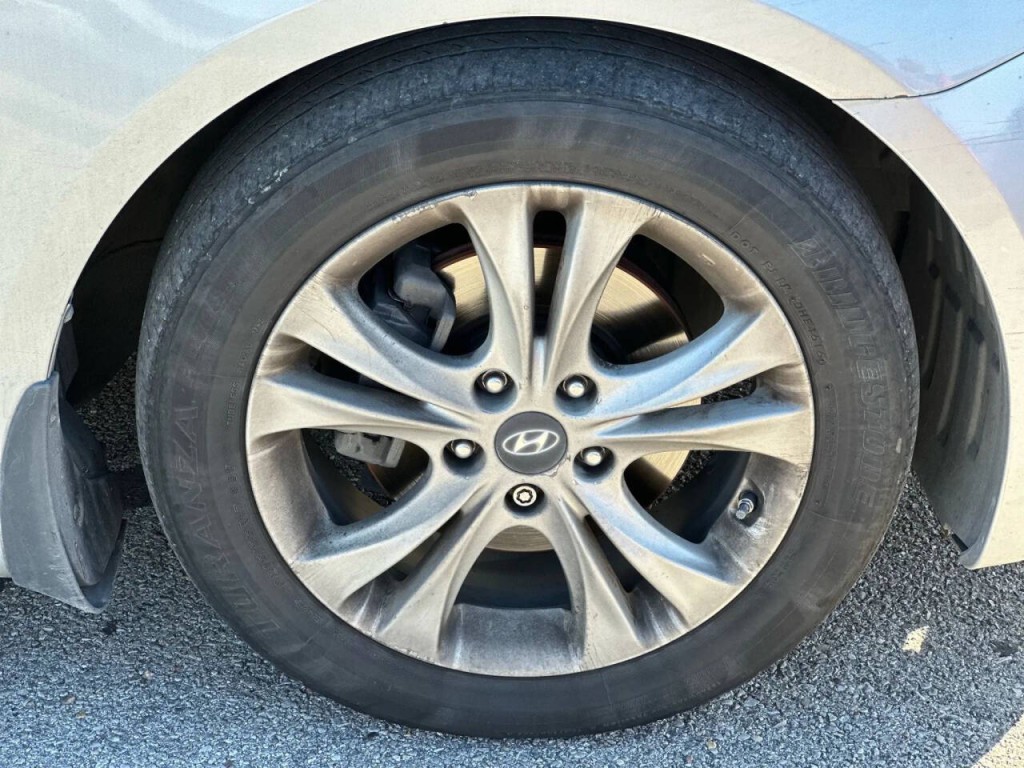 2013 Hyundai Sonata Image 24