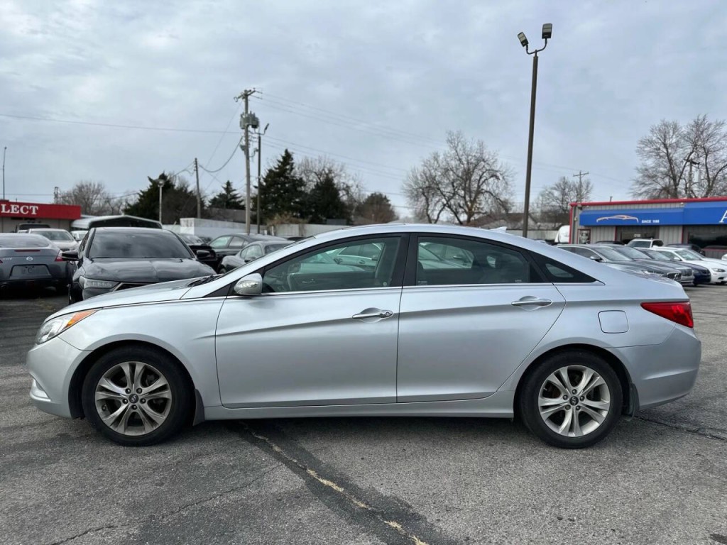 2013 Hyundai Sonata Image 9