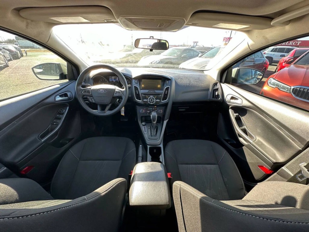 2018 Ford Focus Image 2