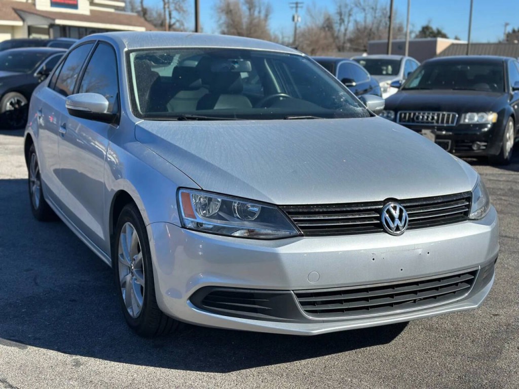 2013 Volkswagen Jetta Image 4