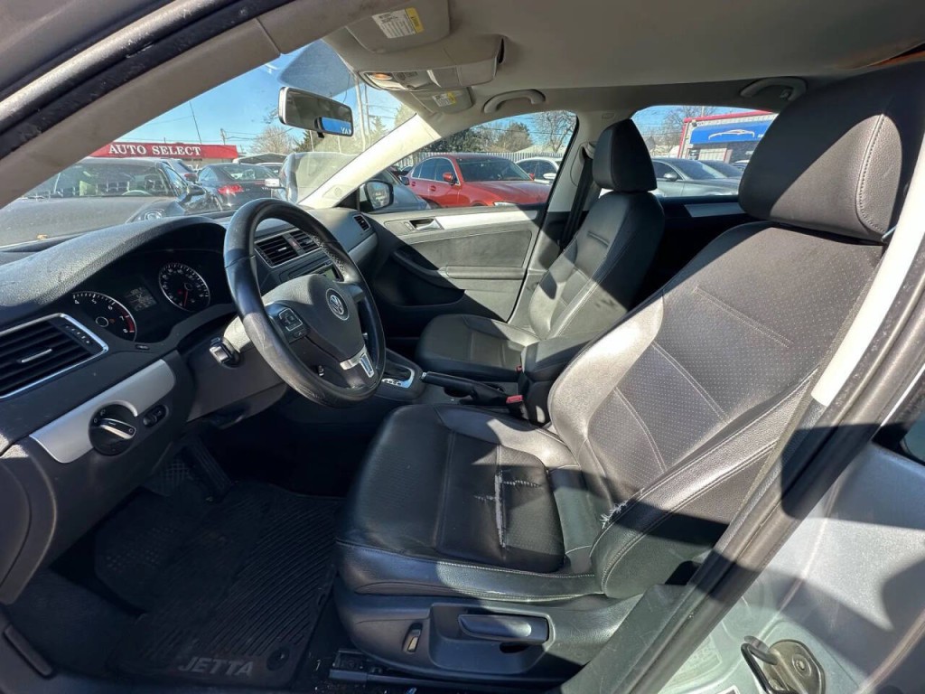 2013 Volkswagen Jetta Image 10