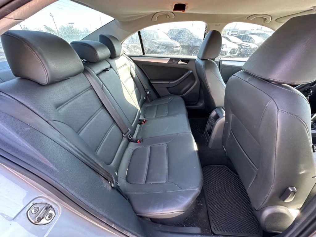 2013 Volkswagen Jetta Image 14