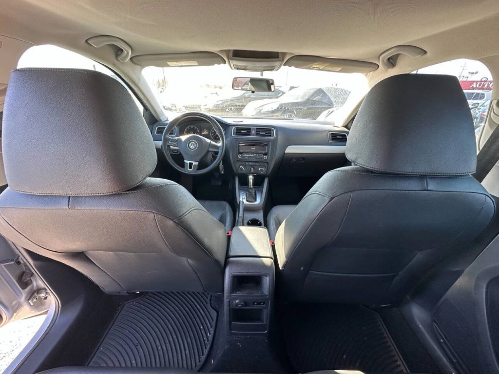 2013 Volkswagen Jetta Image 15