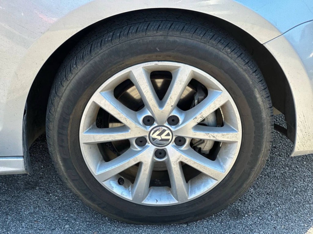 2013 Volkswagen Jetta Image 25