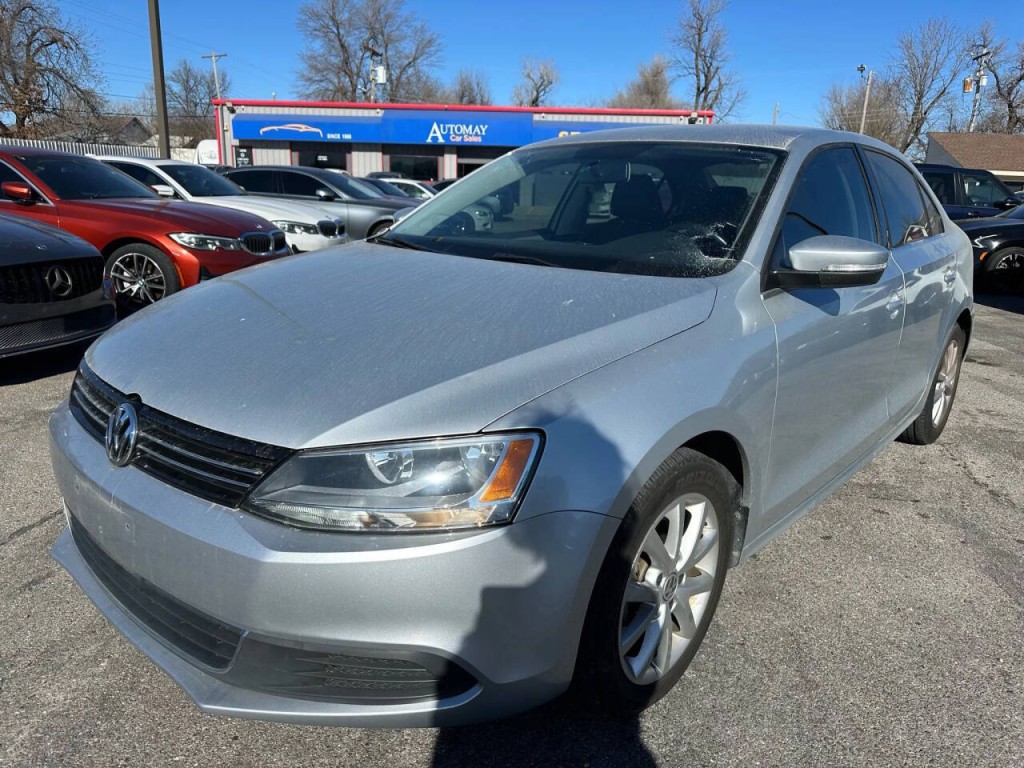 2013 Volkswagen Jetta Image 28