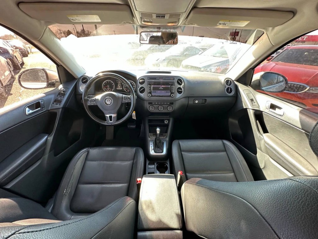 2013 Volkswagen Tiguan Image 2