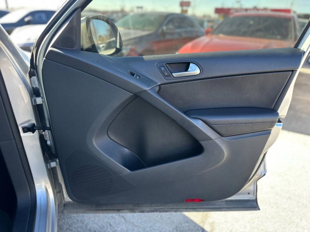 2013 Volkswagen Tiguan Image 22