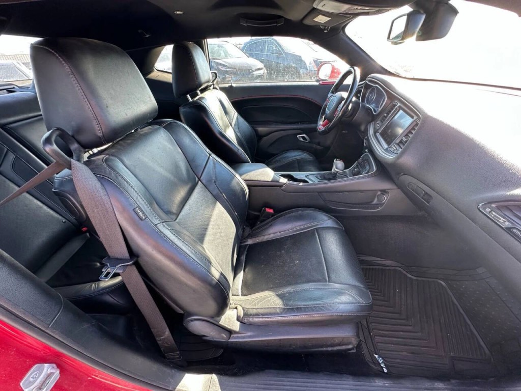 2015 Dodge Challenger Image 10
