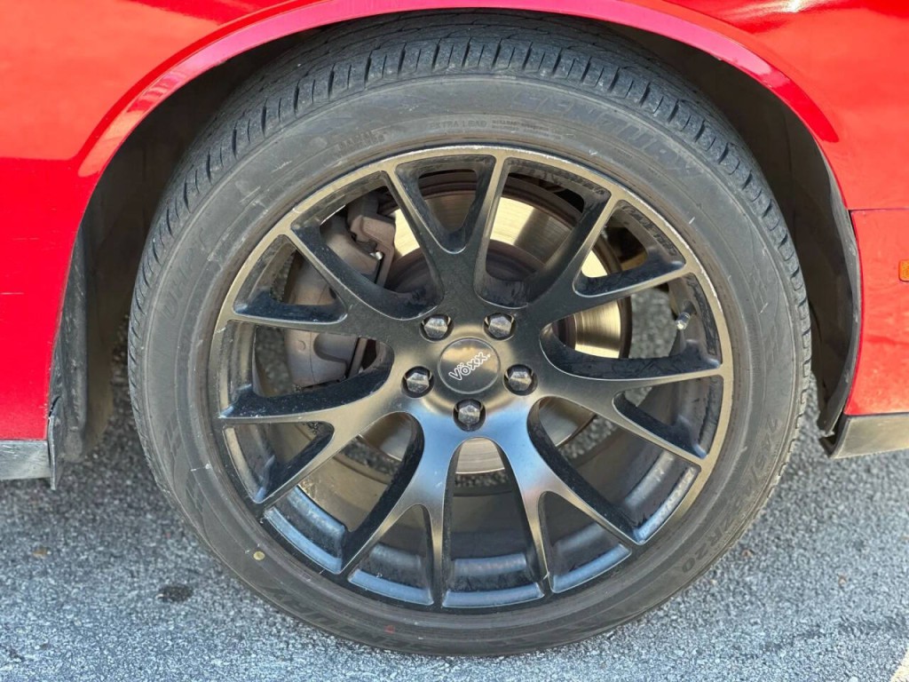 2015 Dodge Challenger Image 16