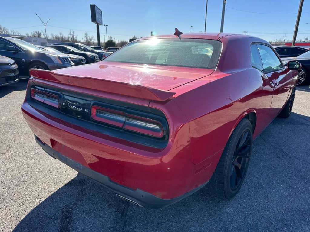 2015 Dodge Challenger Image 24