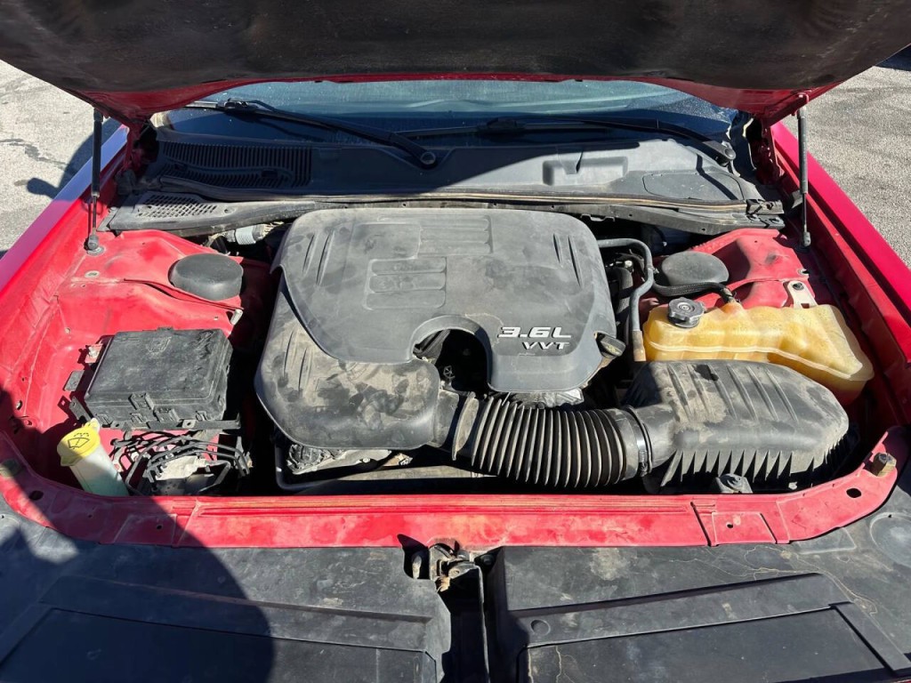 2015 Dodge Challenger Image 28