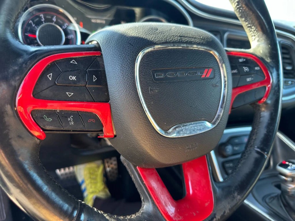 2015 Dodge Challenger Image 30