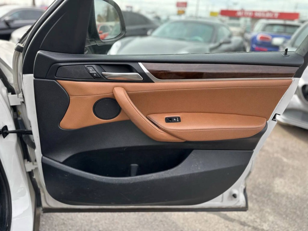 2016 BMW X3 Image 25