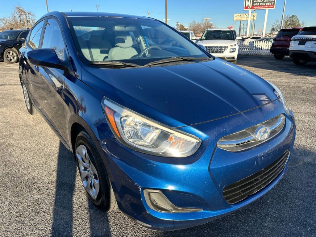 2015 Hyundai Accent Image 29