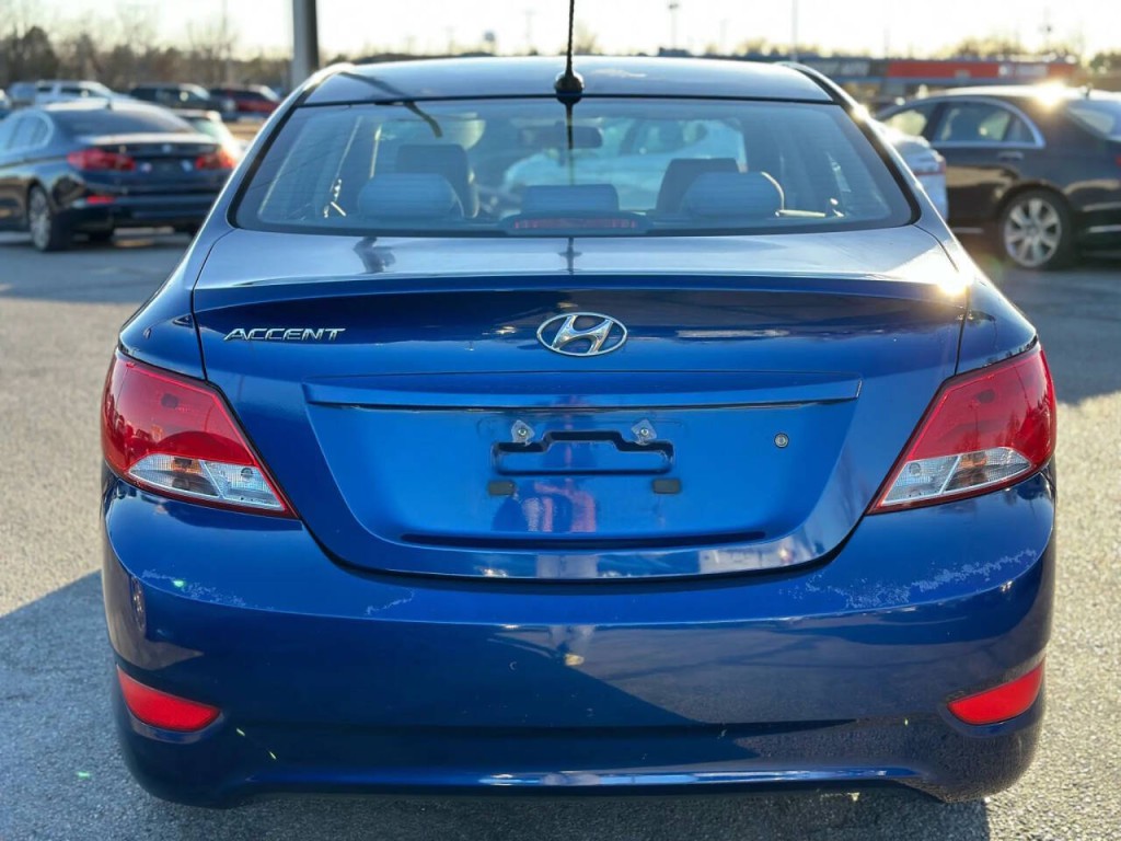 2015 Hyundai Accent Image 7