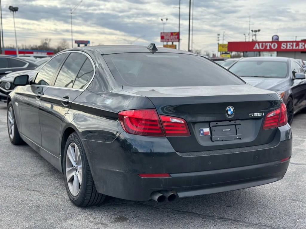 2012 BMW 5 Series Image 8