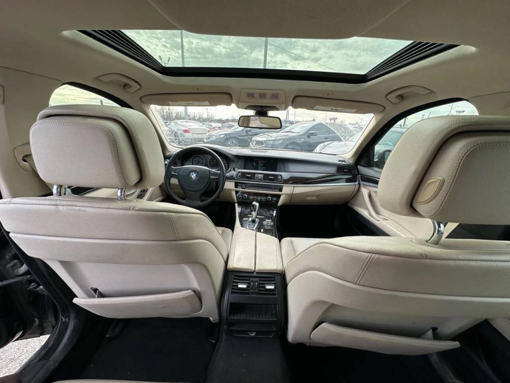 2012 BMW 5 Series Image 15
