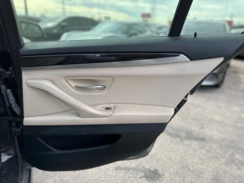 2012 BMW 5 Series Image 23