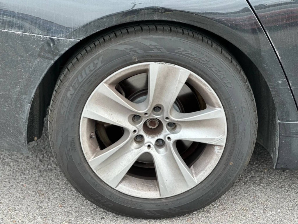 2012 BMW 5 Series Image 24