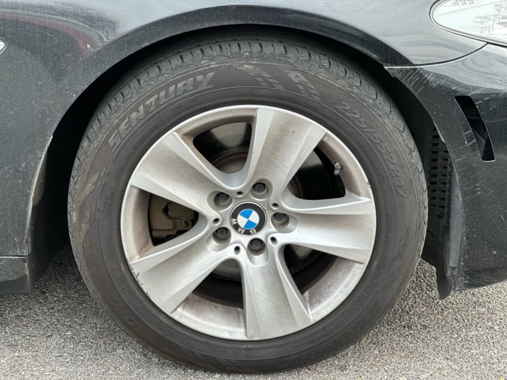 2012 BMW 5 Series Image 25