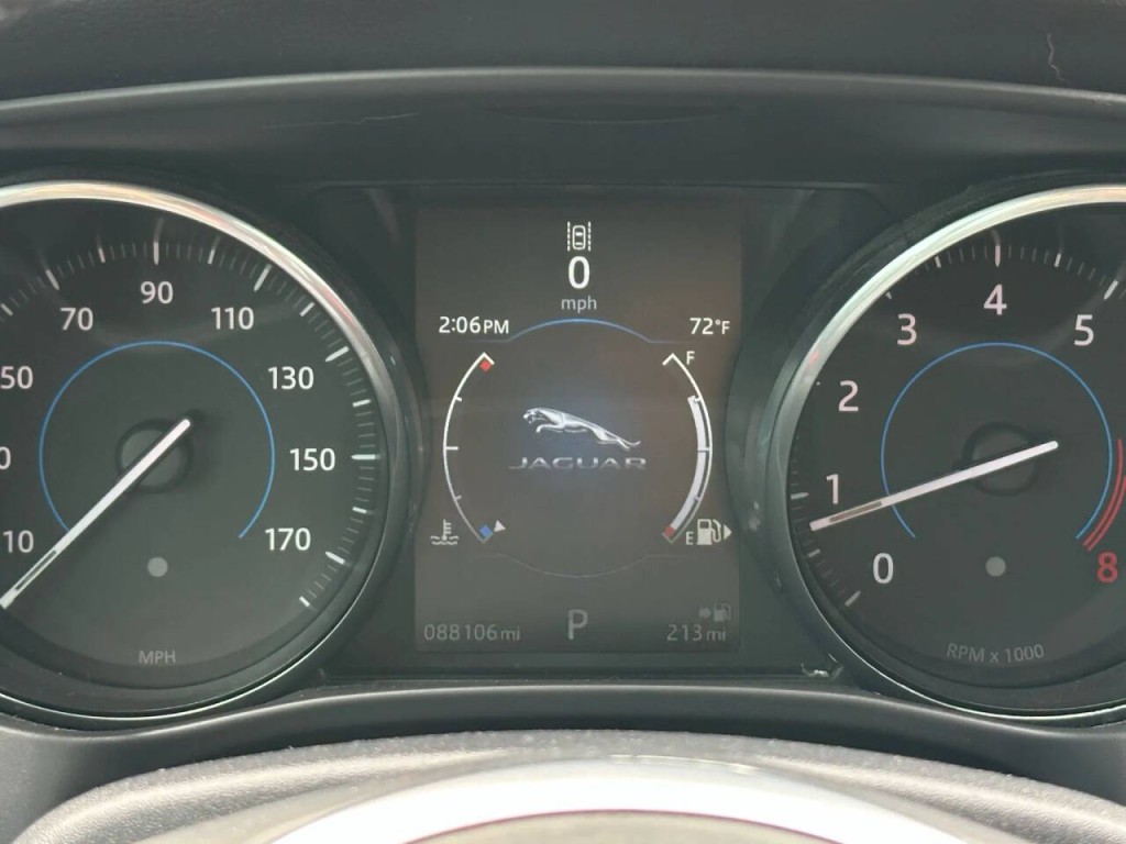 2017 Jaguar F-PACE Image 44