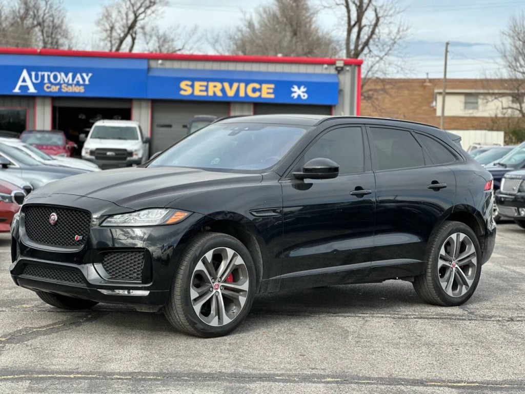 2017 Jaguar F-PACE Image 1