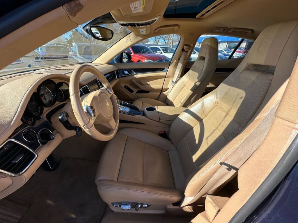 2010 Porsche Panamera Image 10