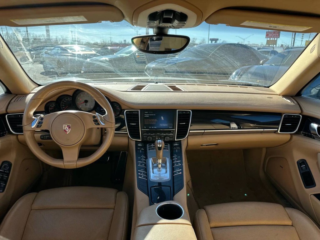 2010 Porsche Panamera Image 12