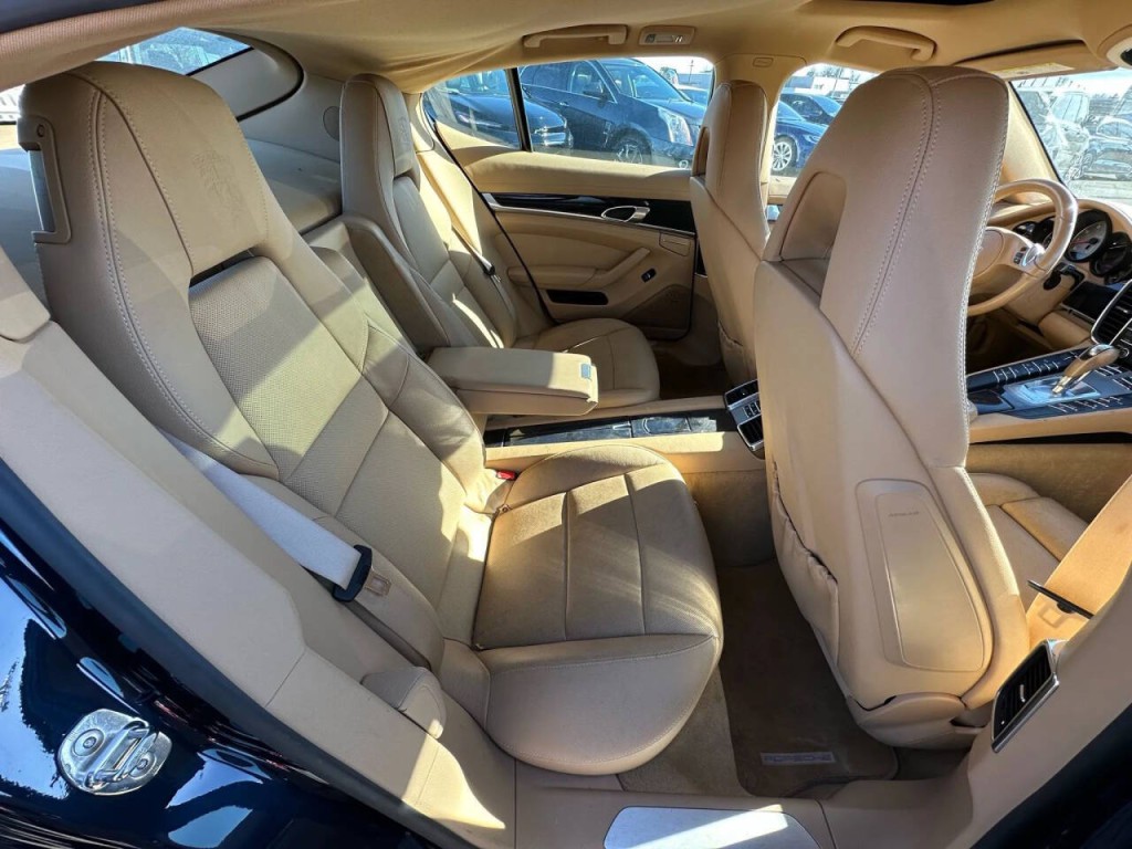 2010 Porsche Panamera Image 14