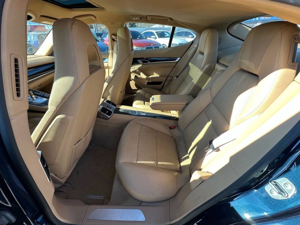 2010 Porsche Panamera Image 17