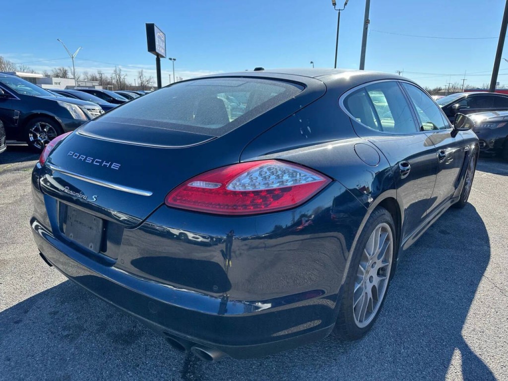 2010 Porsche Panamera Image 32