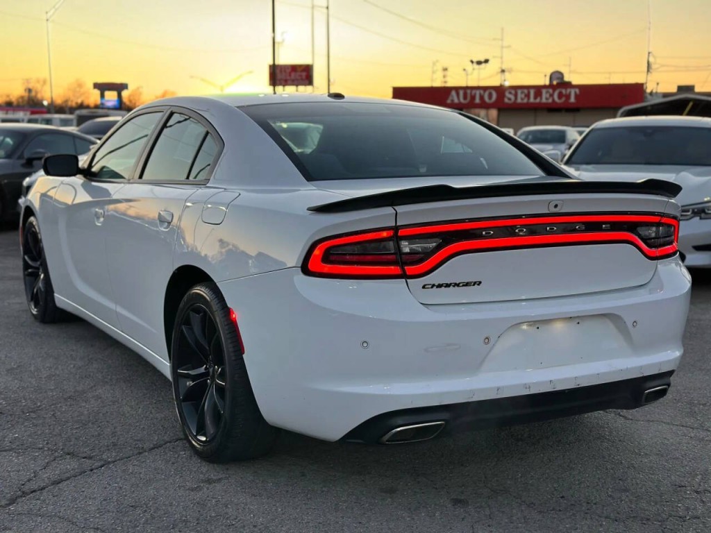 2018 Dodge Charger Image 8