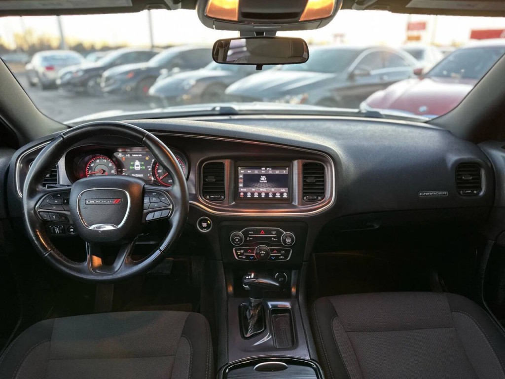 2018 Dodge Charger Image 12