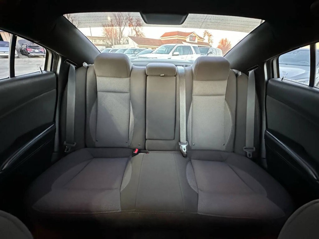 2018 Dodge Charger Image 16