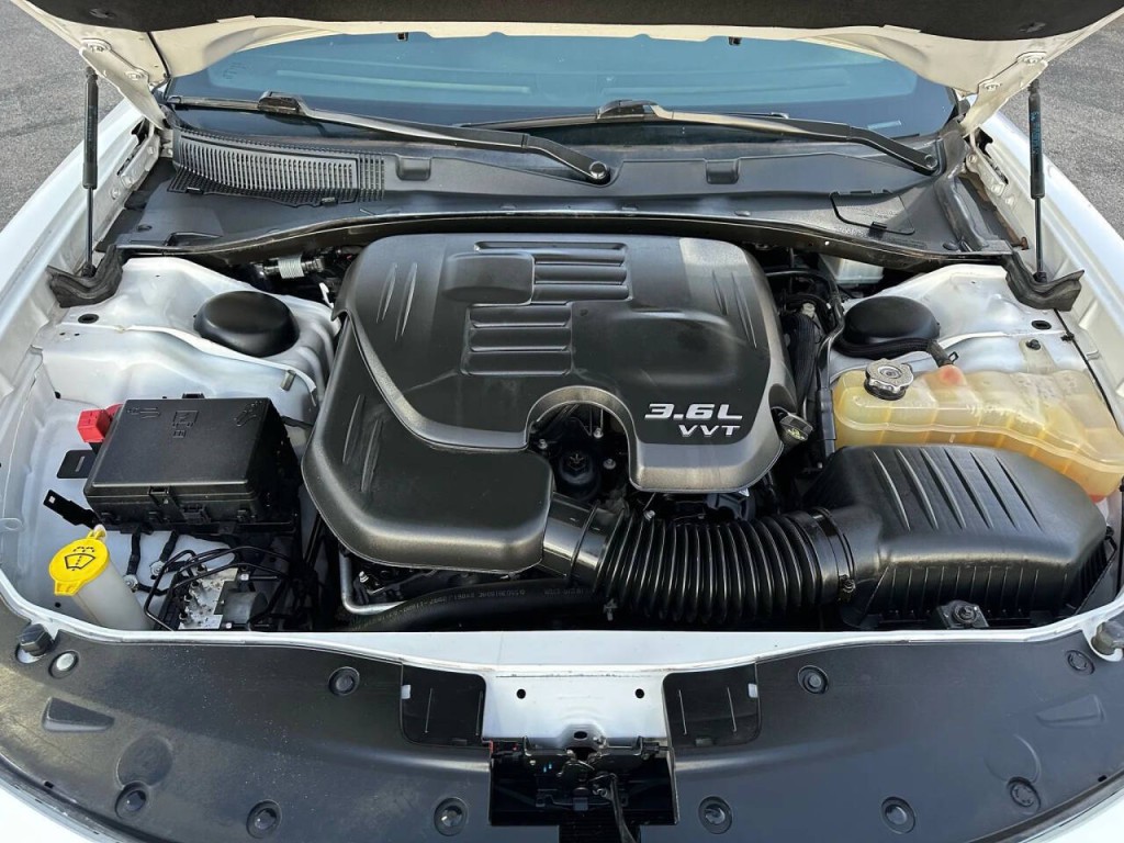 2018 Dodge Charger Image 19