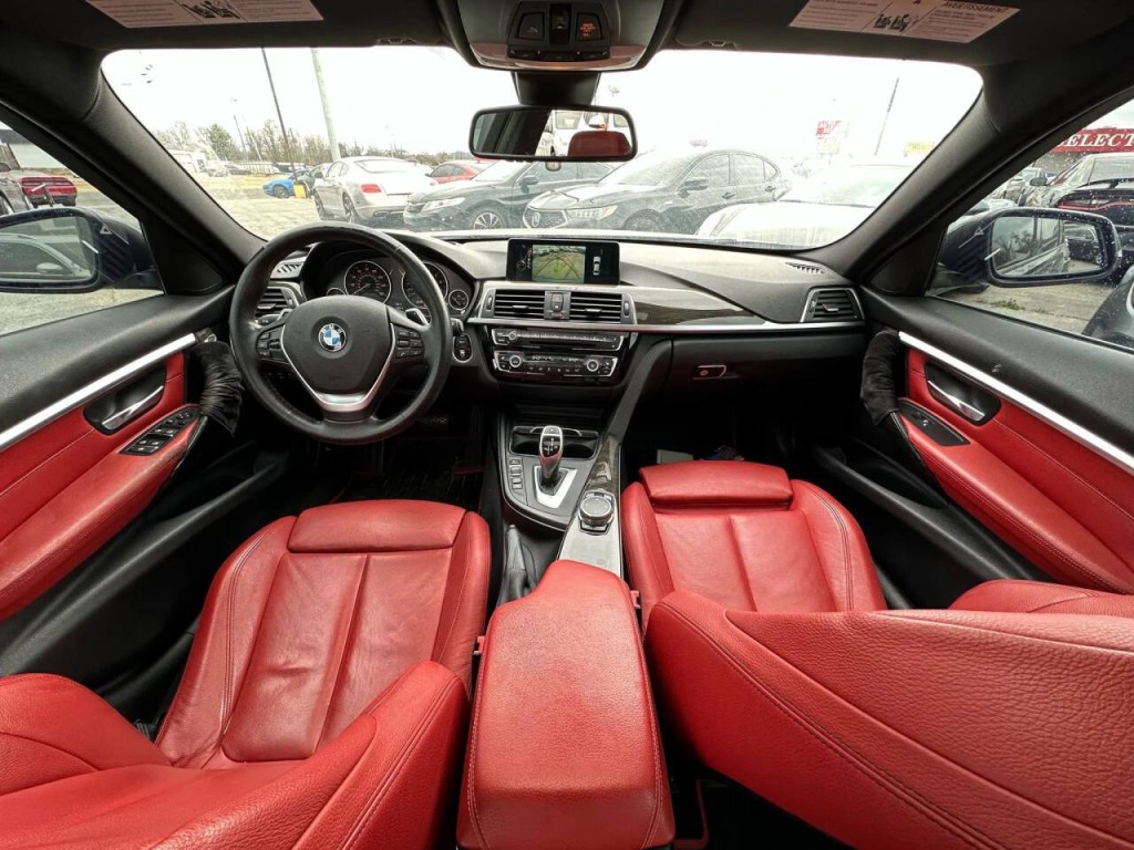 2016 BMW 3 Series Image 11